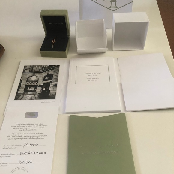 SOLD ❤️Van Cleef & Arpels Rose Gold Carnelian Bracelet 18k - Picture 9 of 13